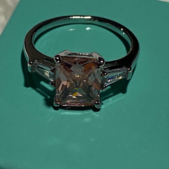 Elegant Pink and Silver Women's Ring - Picture 5 of 7